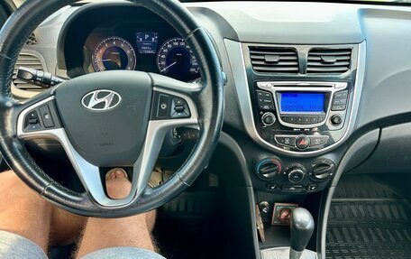 Hyundai Solaris II рестайлинг, 2011 год, 700 000 рублей, 16 фотография