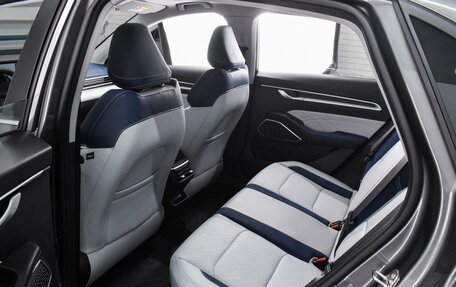 Geely Emgrand, 2023 год, 1 899 000 рублей, 11 фотография