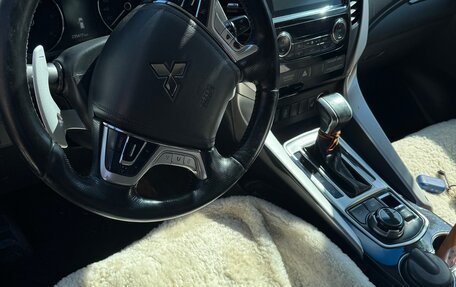 Mitsubishi Pajero Sport III рестайлинг, 2017 год, 2 150 000 рублей, 4 фотография