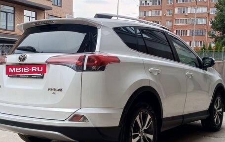 Toyota RAV4, 2018 год, 2 200 000 рублей, 4 фотография