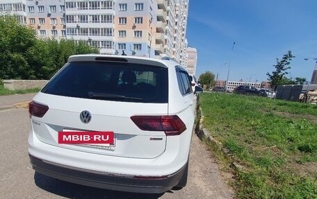 Volkswagen Tiguan II, 2018 год, 2 850 000 рублей, 4 фотография
