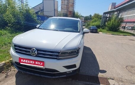 Volkswagen Tiguan II, 2018 год, 2 850 000 рублей, 3 фотография