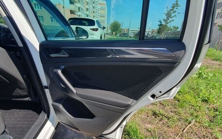 Volkswagen Tiguan II, 2018 год, 2 850 000 рублей, 13 фотография