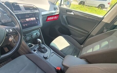 Volkswagen Tiguan II, 2018 год, 2 850 000 рублей, 10 фотография