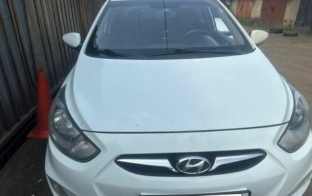 Hyundai Solaris II рестайлинг, 2013 год, 535 000 рублей, 2 фотография