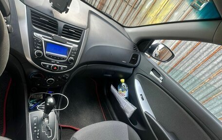 Hyundai Solaris II рестайлинг, 2013 год, 535 000 рублей, 7 фотография