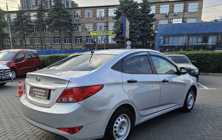 Hyundai Solaris II рестайлинг, 2015 год, 1 049 000 рублей, 8 фотография