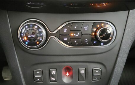 Renault Sandero II рестайлинг, 2016 год, 870 000 рублей, 18 фотография
