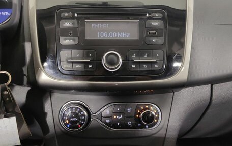 Renault Sandero II рестайлинг, 2016 год, 870 000 рублей, 16 фотография