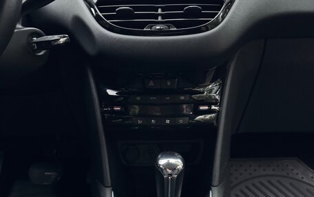 Peugeot 208 II, 2013 год, 675 000 рублей, 3 фотография