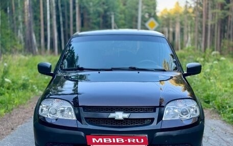 Chevrolet Niva I рестайлинг, 2013 год, 580 000 рублей, 2 фотография