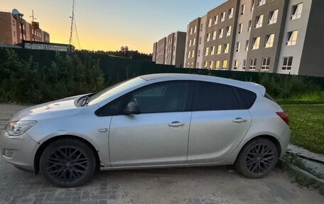 Opel Astra J, 2010 год, 400 000 рублей, 3 фотография