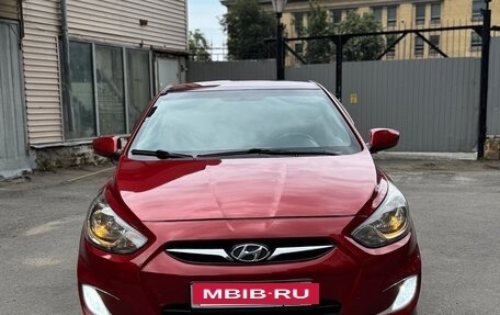 Hyundai Solaris II рестайлинг, 2011 год, 730 000 рублей, 3 фотография