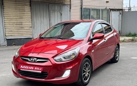 Hyundai Solaris II рестайлинг, 2011 год, 730 000 рублей, 2 фотография