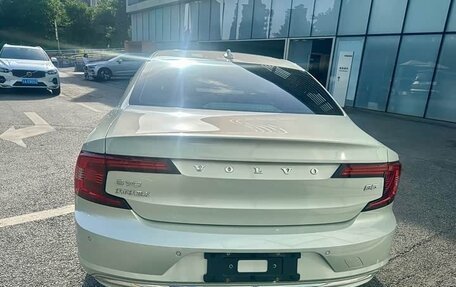 Volvo S90 II рестайлинг, 2022 год, 3 150 085 рублей, 6 фотография