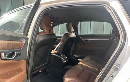 Volvo S90 II рестайлинг, 2022 год, 3 150 085 рублей, 8 фотография