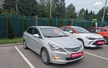 Hyundai Solaris II рестайлинг, 2016 год, 830 000 рублей, 3 фотография