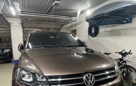 Volkswagen Touareg III, 2011 год, 2 500 000 рублей, 1 фотография