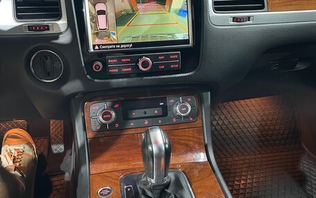 Volkswagen Touareg III, 2011 год, 2 500 000 рублей, 10 фотография