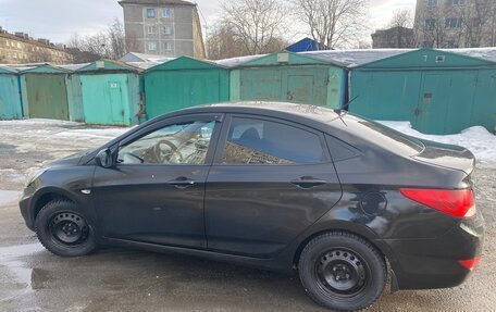 Hyundai Solaris II рестайлинг, 2011 год, 385 000 рублей, 3 фотография