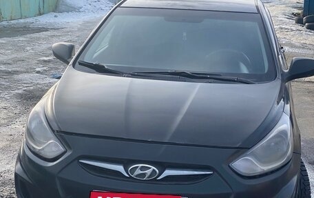 Hyundai Solaris II рестайлинг, 2011 год, 385 000 рублей, 10 фотография