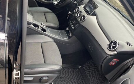 Mercedes-Benz B-Класс, 2016 год, 1 450 000 рублей, 6 фотография