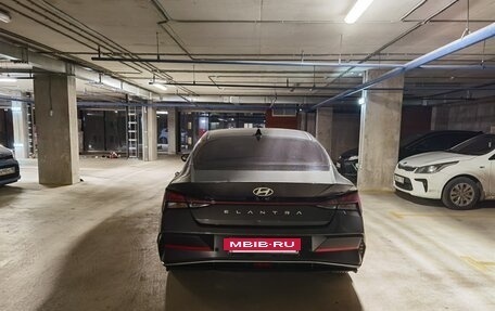Hyundai Elantra, 2023 год, 2 180 000 рублей, 11 фотография