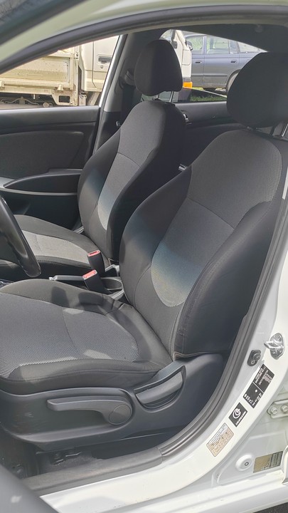 Hyundai Solaris I, 2012 год, 650 000 рублей, 16 фотография
