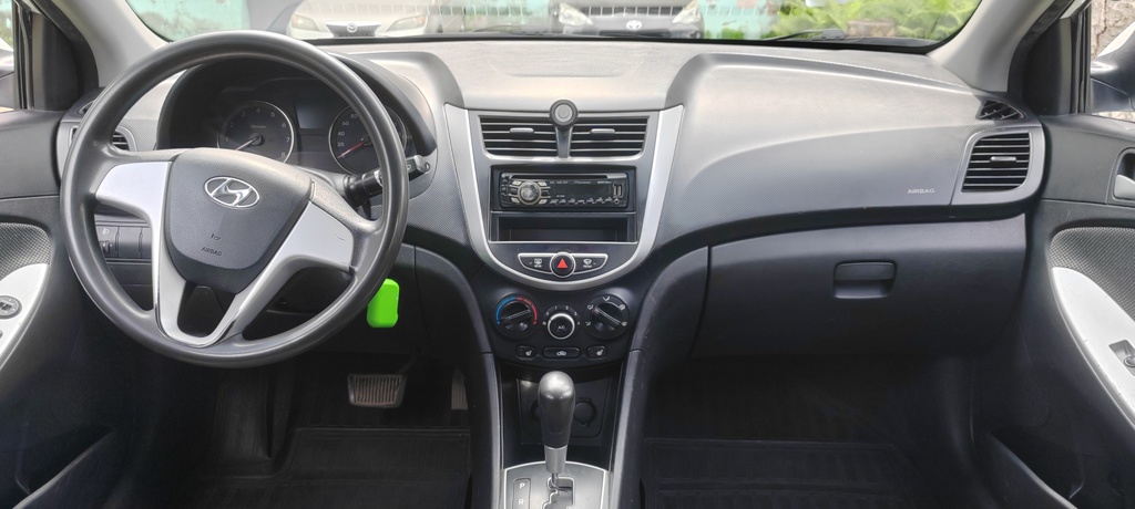 Hyundai Solaris I, 2012 год, 650 000 рублей, 14 фотография
