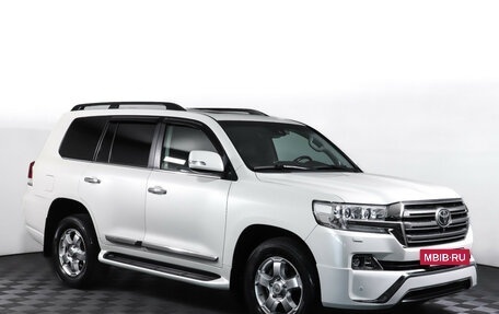 Toyota Land Cruiser 200, 2015 год, 5 349 000 рублей, 3 фотография