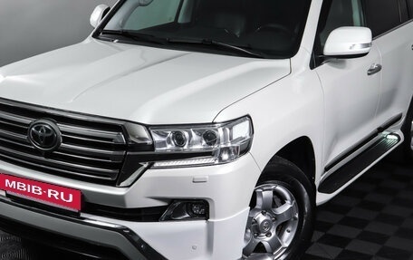 Toyota Land Cruiser 200, 2015 год, 5 349 000 рублей, 28 фотография