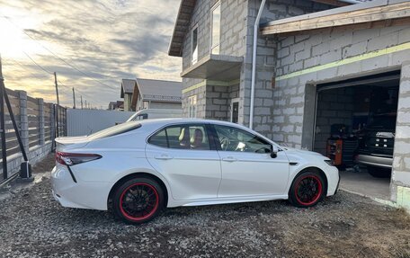 Toyota Camry, 2022 год, 3 900 000 рублей, 4 фотография