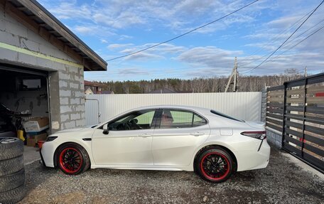Toyota Camry, 2022 год, 3 900 000 рублей, 3 фотография