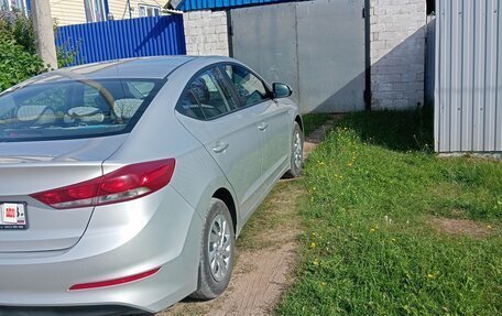 Hyundai Elantra VI рестайлинг, 2016 год, 1 300 000 рублей, 5 фотография
