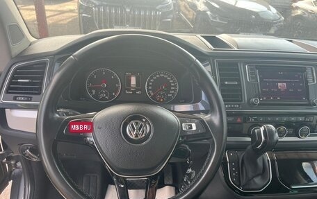 Volkswagen Multivan T6 рестайлинг, 2018 год, 4 700 000 рублей, 18 фотография