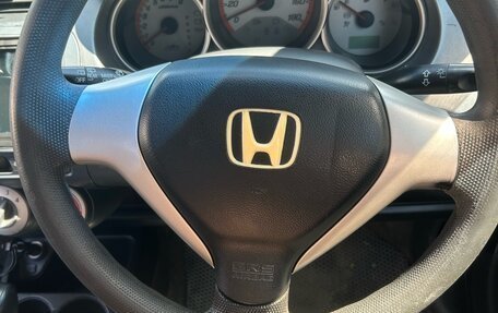 Honda Fit III, 2006 год, 520 000 рублей, 2 фотография