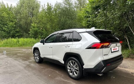 Toyota RAV4, 2021 год, 3 999 999 рублей, 5 фотография