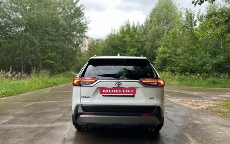Toyota RAV4, 2021 год, 3 999 999 рублей, 4 фотография