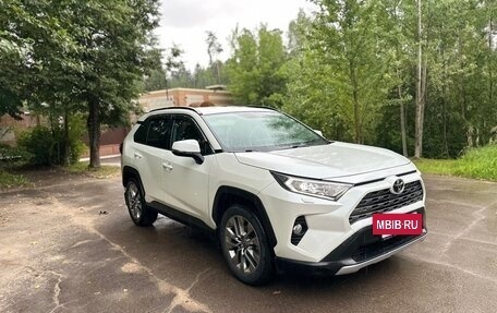 Toyota RAV4, 2021 год, 3 999 999 рублей, 2 фотография
