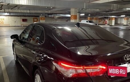 Toyota Camry, 2021 год, 2 980 000 рублей, 6 фотография