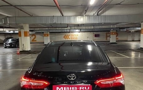 Toyota Camry, 2021 год, 2 980 000 рублей, 4 фотография