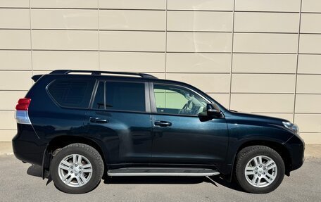 Toyota Land Cruiser Prado 150 рестайлинг 2, 2013 год, 2 000 000 рублей, 6 фотография
