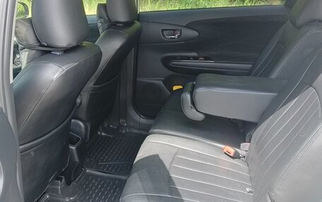 Toyota Wish II, 2012 год, 1 650 000 рублей, 2 фотография