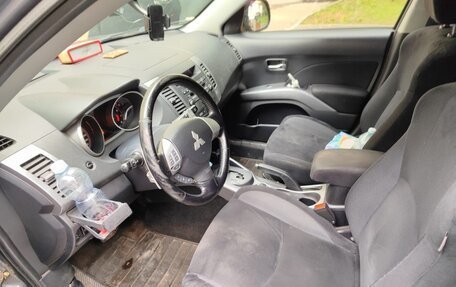 Mitsubishi Outlander III рестайлинг 3, 2008 год, 650 000 рублей, 2 фотография