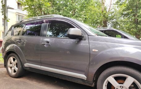 Mitsubishi Outlander III рестайлинг 3, 2008 год, 650 000 рублей, 11 фотография