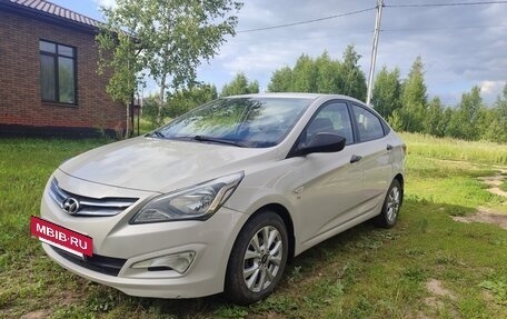Hyundai Solaris II рестайлинг, 2015 год, 889 400 рублей, 3 фотография