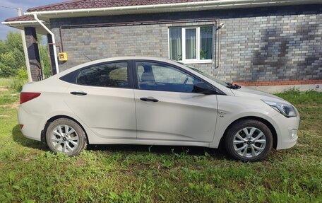 Hyundai Solaris II рестайлинг, 2015 год, 889 400 рублей, 4 фотография