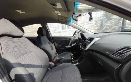 Hyundai Solaris II рестайлинг, 2015 год, 889 400 рублей, 9 фотография