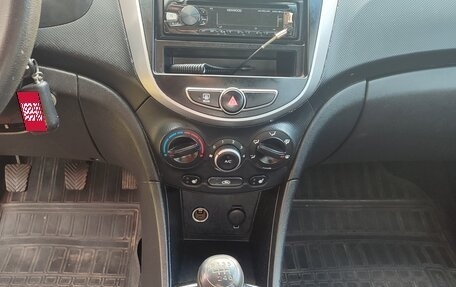 Hyundai Solaris II рестайлинг, 2015 год, 889 400 рублей, 7 фотография