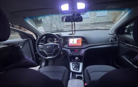 Hyundai Elantra VI рестайлинг, 2018 год, 1 430 000 рублей, 9 фотография